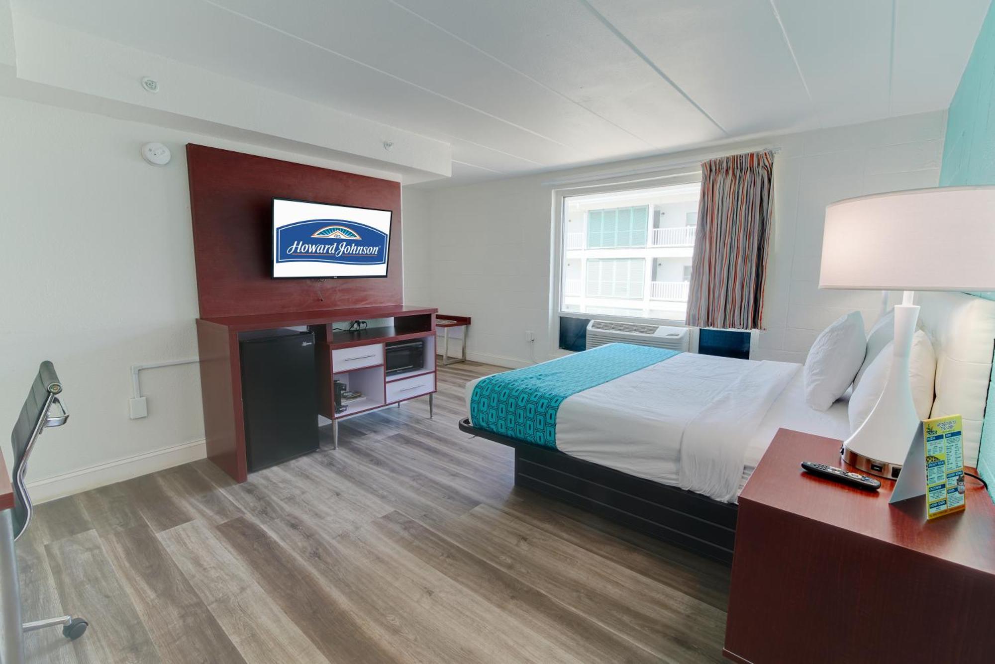 Howard Johnson By Wyndham Virginia Beach At The Beach Exterior photo