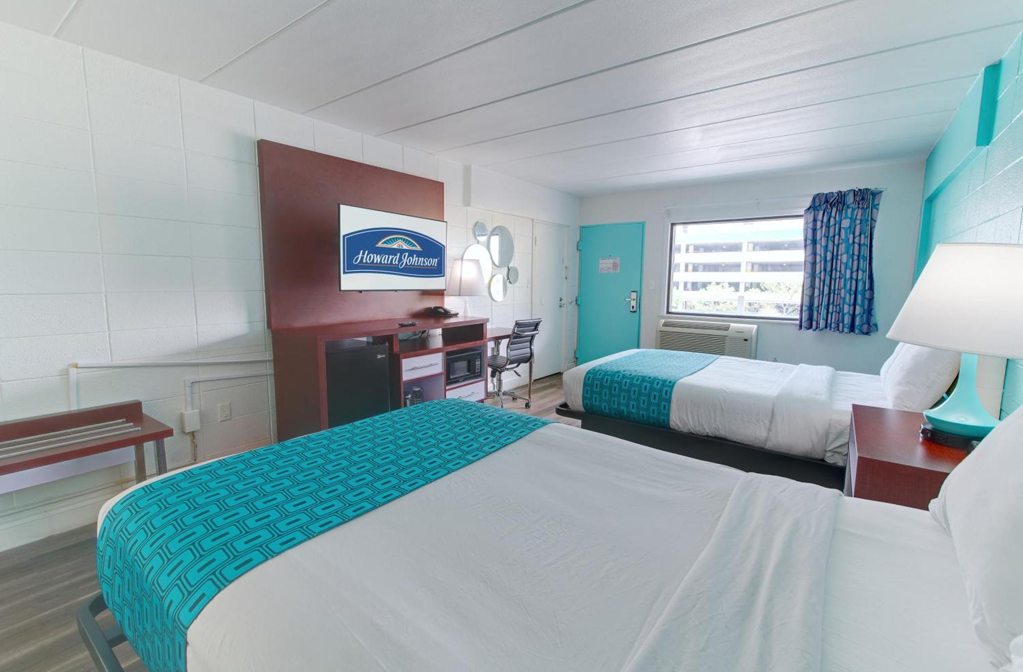 Howard Johnson By Wyndham Virginia Beach At The Beach Exterior photo