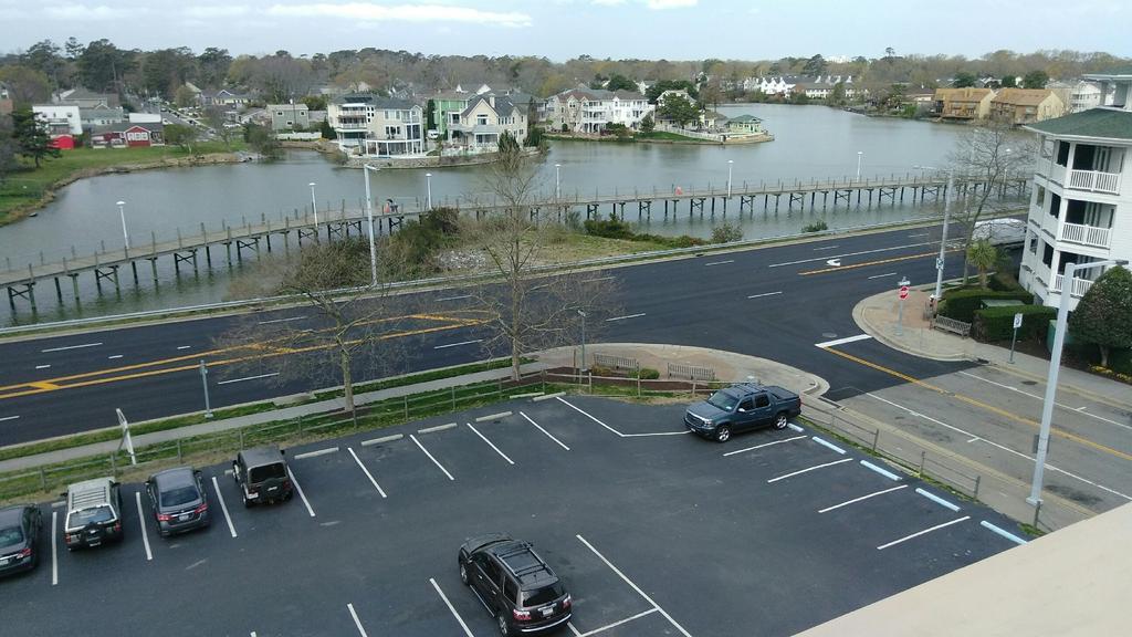 Howard Johnson By Wyndham Virginia Beach At The Beach Exterior photo